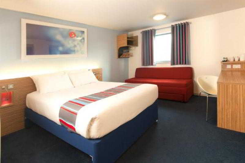 แทรเวลลอดจ์ สนามบินเบอร์มิงแฮม Hotel ภายนอก รูปภาพ