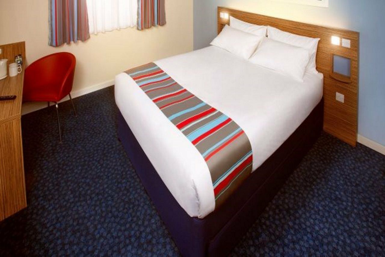 แทรเวลลอดจ์ สนามบินเบอร์มิงแฮม Hotel ภายนอก รูปภาพ