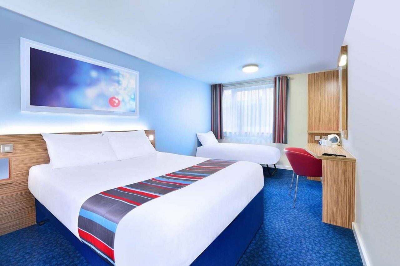 แทรเวลลอดจ์ สนามบินเบอร์มิงแฮม Hotel ภายนอก รูปภาพ